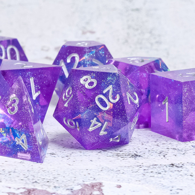 La résine pourpre translucide RPG découpent pratique pour le jeu de table