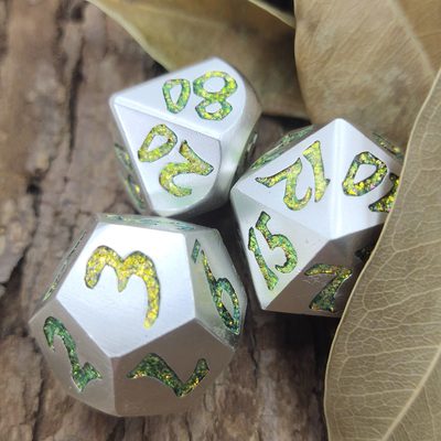 Jeu de dés en métal pointu de placage pratique non toxique Mini polyédrique de luxe RPG