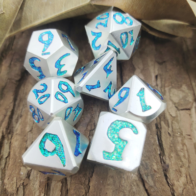 Jeu de dés amical polyvalent sculpture métal polyédrique RPG dés D6 D8 D10