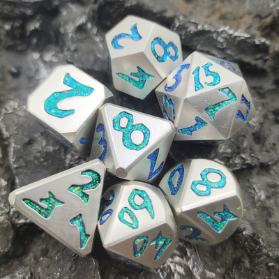Jeu de dés amical polyvalent sculpture métal polyédrique RPG dés D6 D8 D10