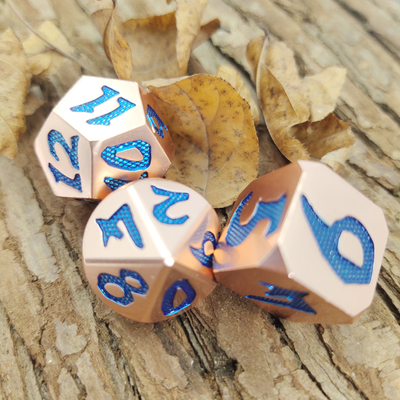 Dés de haute qualité Personnalisation polyédrique pratiqueDice Metal Gaming Dice Manual