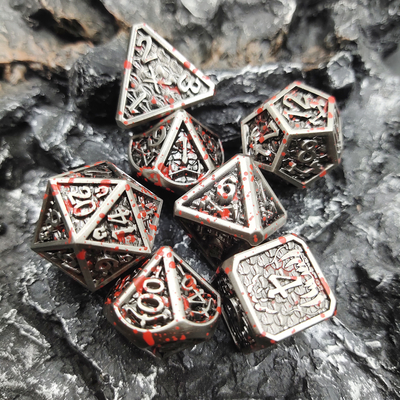 Jeu de dés polyédriques en métal faits à la main pour les jeux Rpg argent et noir