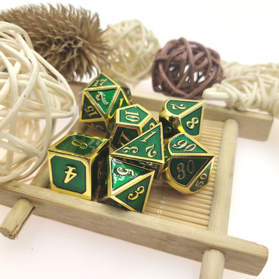 Jeu de dés en métal personnalisé taille de finition 16mm-22mm jeu de dés de jeu 7 pièces polyédriques doré vert