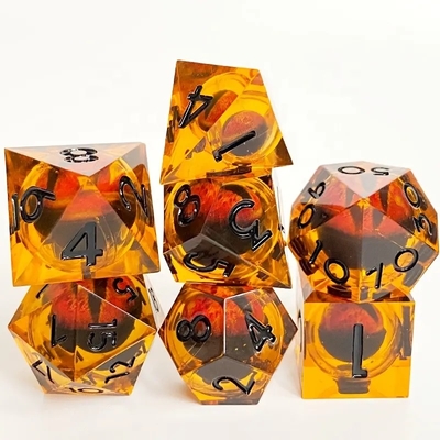 La résine de sable boueux à base de dés en résine faite à la main, un ensemble poli de 7 accessoires de jeu de rôle.