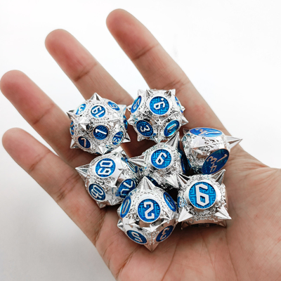 Un jeu de dés en métal polyédrique durable Dragon and Dungeon 16mm Sparkle