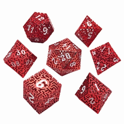 Le jeu de dés en métal du labyrinthe creux est un jeu de rôle à multiples facettes