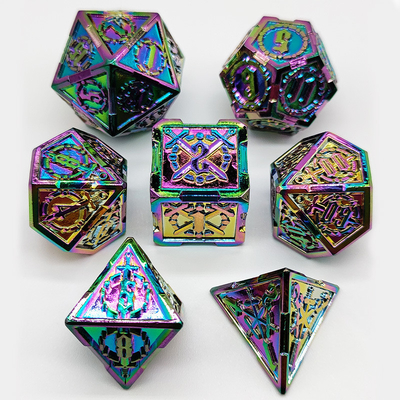 Le jeu de dés de RPG à l'épée et au métal