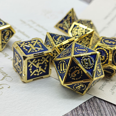 Le jeu de dés de RPG à l'épée et au métal