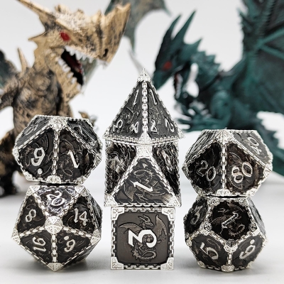 RPG en métal à multiples facettes dés volant dragon solide dragon lisse DND