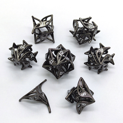 Le jeu de dés en métal creux de la fleur de Geely Dragon and Dungeon