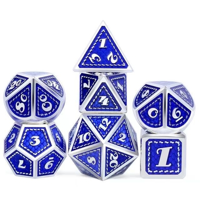 Jeux de dés en métal massif à l'échelle du dragon