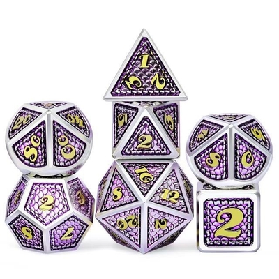 Jeux de dés en métal massif à l'échelle du dragon