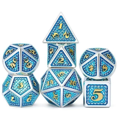 Jeux de dés en métal massif à l'échelle du dragon