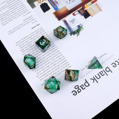 Jeu de bureau à multiples facettes en résine naturelle en feuille d'or verte Dice Border Gate