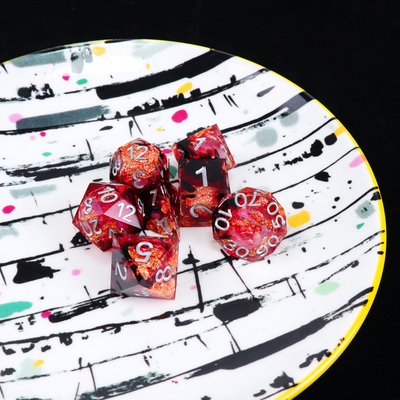 Jeu de bureau multi-facettes en résine naturelle en feuille d'or rouge Dice Border Gate
