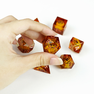 Restez éveillé tard. Jeux de dés.