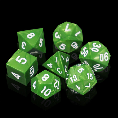 Jeux de dés en résine naturelle en marbre vert