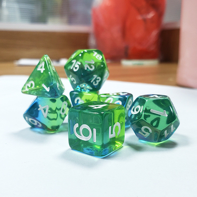 Jeu de dés de jeu de société à multiples facettes Dragon et Donjon