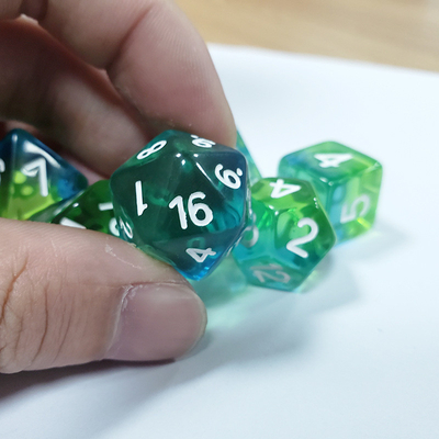 Jeu de dés de jeu de société à multiples facettes Dragon et Donjon