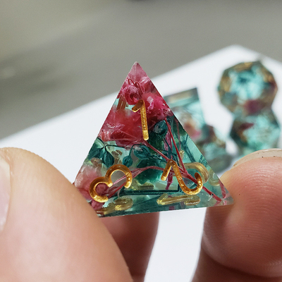 Des fleurs séchées Resine Boarding Dice Set Dragon and Dungeon