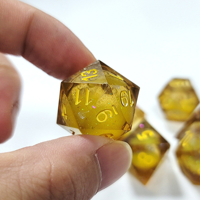 Résine de sable de flux jaune à dés polyédriques artisanat 7PCS