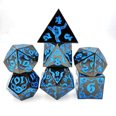 Jeu de rôle en métal avec jeu de dés multi-facettes