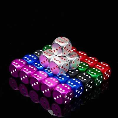 Couleur des dés en alliage d'aluminium portable en aluminium coin arrondi casino KTV jeu de hasard jeu de dés de sculpture personnalisé