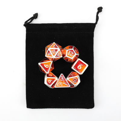 Jeu de dés en métal DND personnalisé, couleur polyédrique solide, jeu de dés en métal avec numéros en argent, utilisé pour le jeu d'échecs D &amp; D
