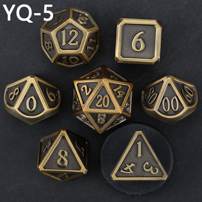 Jeu de dés en métal DND personnalisé, couleur polyédrique solide, jeu de dés en métal avec numéros en argent, utilisé pour le jeu d'échecs D &amp; D