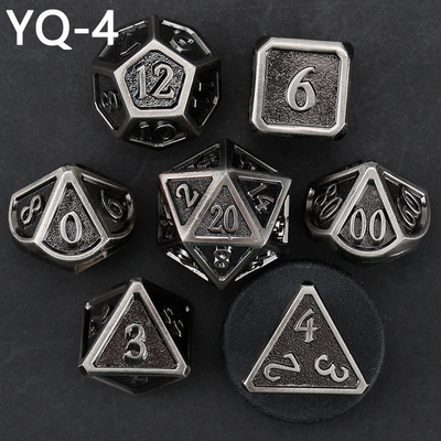 Jeu de dés en métal DND personnalisé, couleur polyédrique solide, jeu de dés en métal avec numéros en argent, utilisé pour le jeu d'échecs D &amp; D