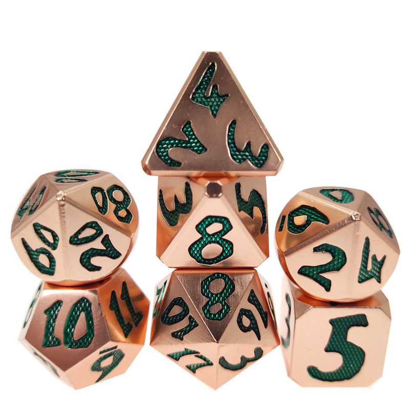 Jeu de matériel en cuivre vert clair Portable Sharp Metal Hand Versing Polyhedral Dice Set