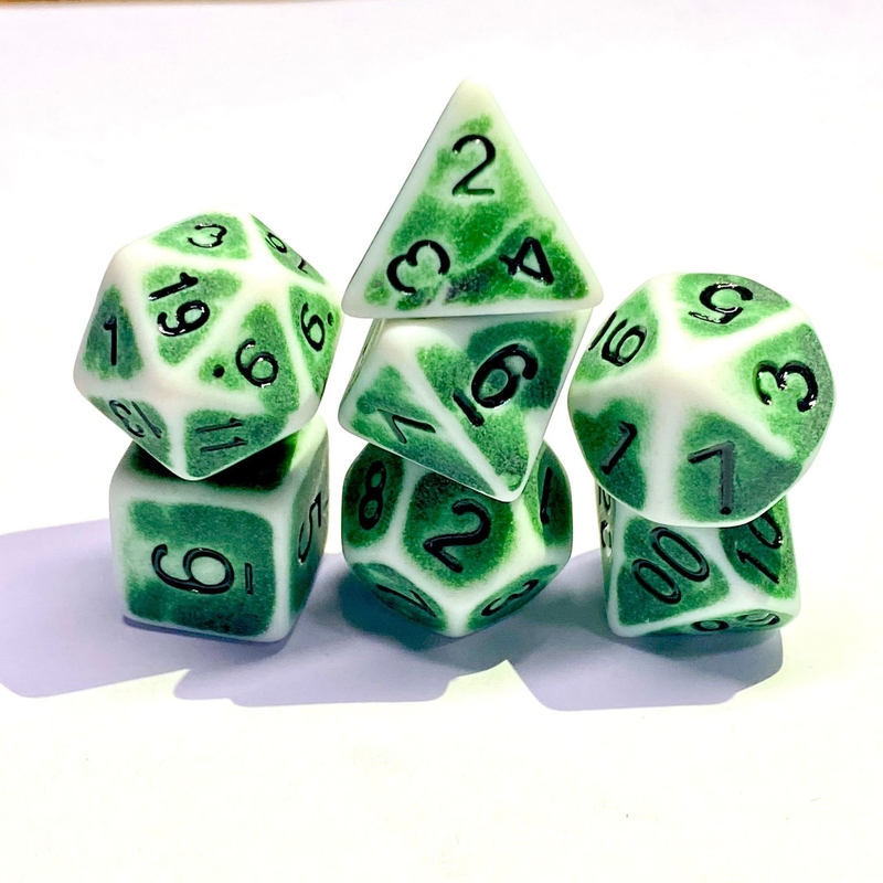 Antique, vieux fond blanc couleur résine dés jeu de bureau dnd dés