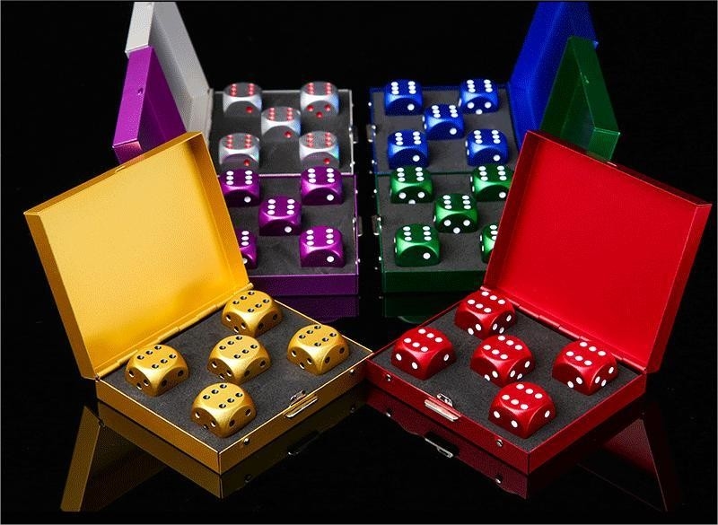 Ensemble de dés en métal de couleur à 16 mm en aluminium en alliage