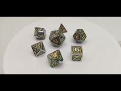 Les matrices roses portatives inodores en métal, main ont découpé le rôle jouant des matrices