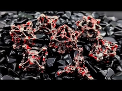 Les dés en métal creux du squelette DND dragon et donjon COC